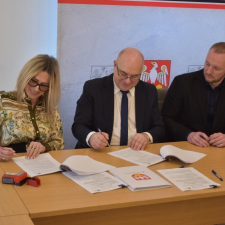 Nowa inwestycja drogowa w powiecie ostrołęckim – podpisano umowę