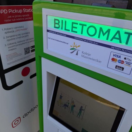 Koniec kuriozalnej sytuacji? Biletomat ma trafić w odpowiednie miejsce. Będzie też tablica