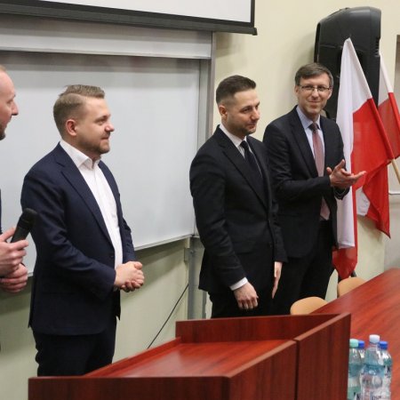 Jaki i Ozdoba w Ostrołęce. "Żyjemy w czasach przełomowych" - mówili europosłowie PiS [WIDEO, ZDJĘCIA]