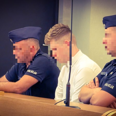 Atak nożem w szkole w Kadzidle. Proces apelacyjny 21-latka odroczony. Zasakakujący powód