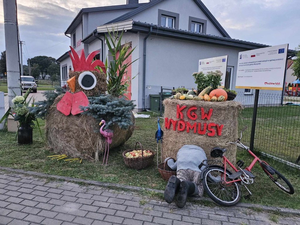 Dekoracja przygotowana przez KGW Wydmusy