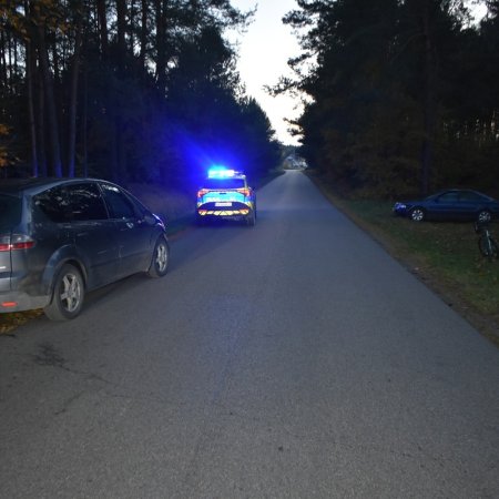 Chciała ominąć rowerzystkę. Doszło do poważnego wypadku