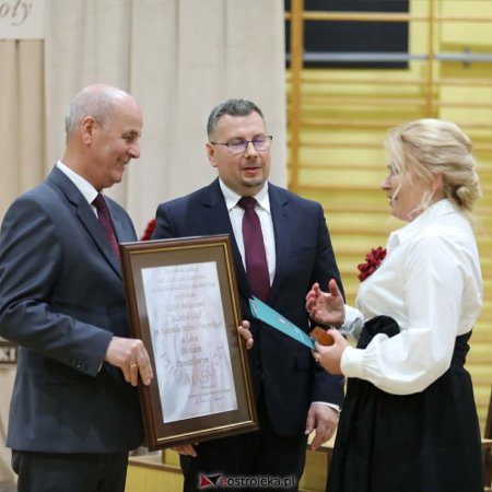 Ćwierć wieku z Prymasem Tysiąclecia. Wielkie święto Szkoły Podstawowej w Lelisie [WIDEO, ZDJĘCIA]