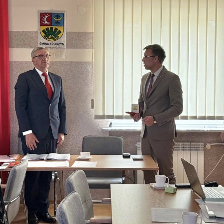 Wójt gminy Troszyn doceniony przez posła Marcina Grabowskiego