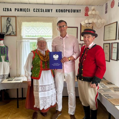 30 lat kultywowania kurpiowskiej tradycji. Poseł Grabowski odwiedził wyjątkowe miejsce