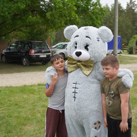Dzień Dziecka z TPD w Dzbeninie. Tak bawiły się dzieci w „Zaciszu Ułańskim” [ZDJĘCIA, WIDEO]