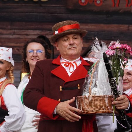 Tego nie było w scenariuszu. Wzruszający moment na Weselu Kurpiowskim! [WIDEO, ZDJĘCIA]