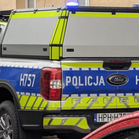 Zostawił po sobie szkodę i zniknął. Ostrołęcka policja ma dla niego wiadomość