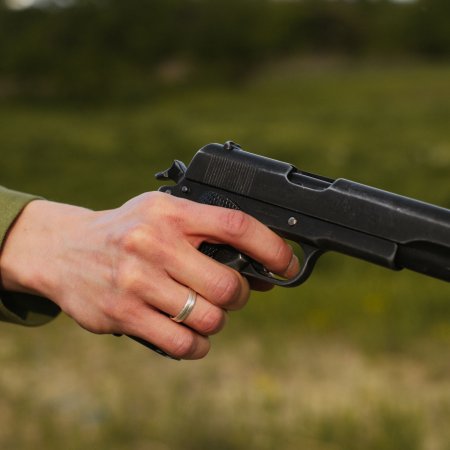 Kłótnia o pieniądze skończyła się dramatem. Padły strzały. To cud, że...