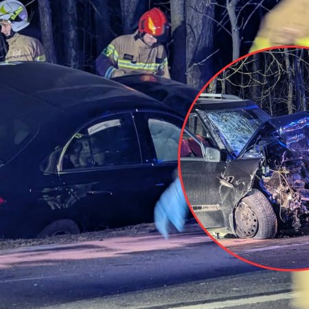 Dramat pod Ostrołęką. Czołowe zderzenie dwóch aut! [WIDEO, ZDJĘCIA]