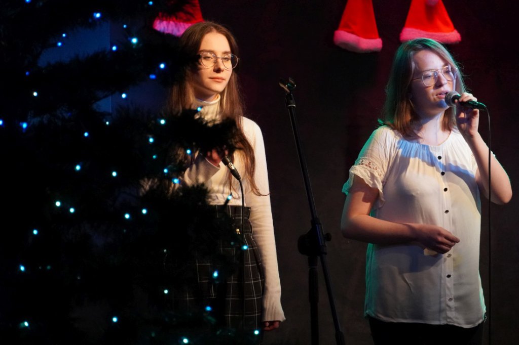 W Świątecznym Nastroju - koncert kolęd w klubie Oczko, fot. eostroleka.life