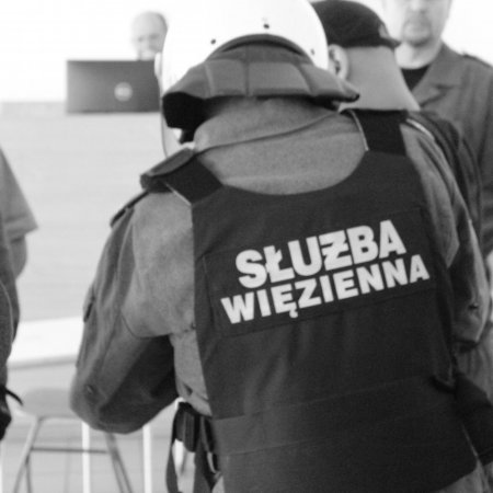 Służba Więzienna w żałobie. Damian miał 32 lata. Funkcjonariusz osierocił dwójkę dzieci
