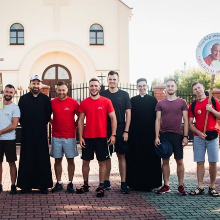 Pielgrzymka na Jasną Górę. Na trasie delegacja z grupy "arbuzowej" [WIDEO]