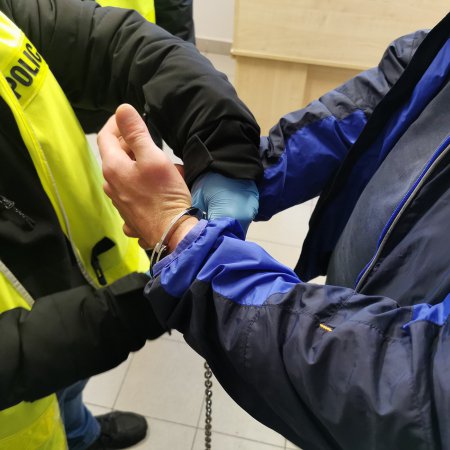 Ukradł paliwo w Łomży, wpadł pod Ostrołęką. Złodziej okazał się taksówkarzem [WIDEO, ZDJĘCIA]