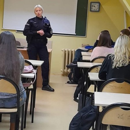 Trwa akcja “Policyjnej Akademii Bezpiecznego Konsumenta” [ZDJĘCIA]