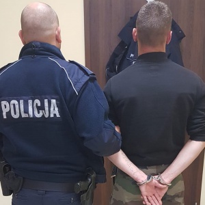 Bandycki rozbój w parku miejskim. Ukradli „fanty” warte 2 tysiące złotych