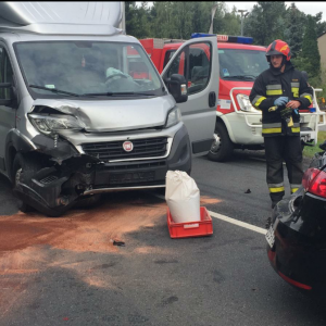 Wypadek w Laskowcu. DK-61 zablokowana [ZDJĘCIA, AKTUALIZACJA]