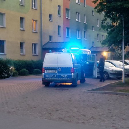 38-latek dotkliwie pobił swoją partnerkę. Kobieta trafiła do szpitala, a agresor do aresztu
