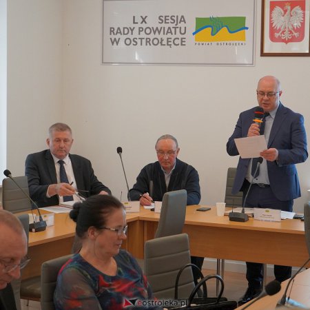 Oświadczenia majątkowe samorządowców. Ile w ubiegłym roku zarobił starosta i zarząd powiatu?