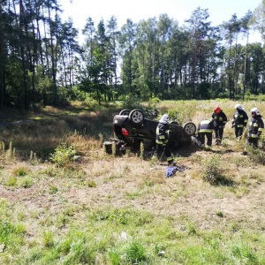 Wypadek w Szwendrowym Moście. Poszkodowane dwie osoby [ZDJĘCIA]