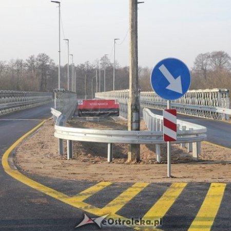 Elementy z rozbiórki mostu tymczasowego trafiły pod młotek [ZDJĘCIA]