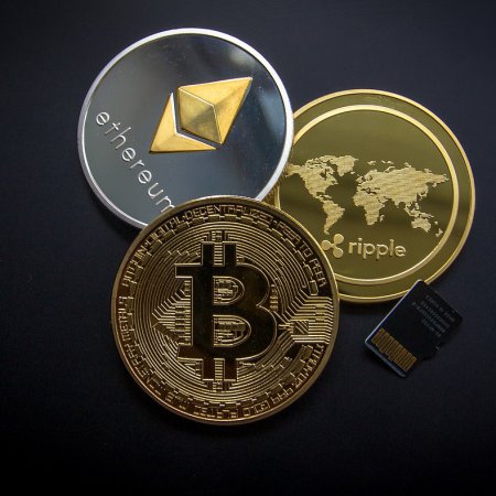 Ostrołęka: 66-latka oszukana na kryptowaluty – straciła 8 tysięcy złotych