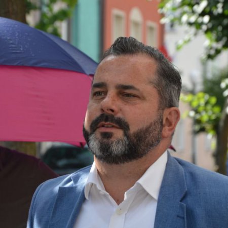 Poseł Iwaniak w TVP Info: Rozmawiałem z prezydentem Ostrołęki. Potrzebuje 200 mieszkań
