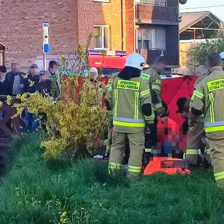 Tragiczny długi weekend. 58-letni mężczyzna utonął w stawie