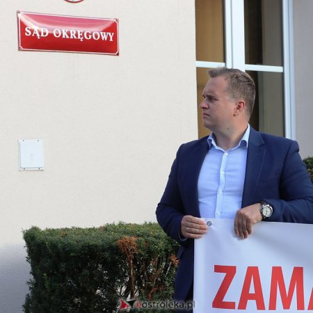 Bitwa o młodzież. "Konflikt czysto osobisty" i przedwyborcze emocje