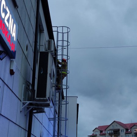 Akcja strażacka na osiedlu Centrum [ZDJĘCIA]