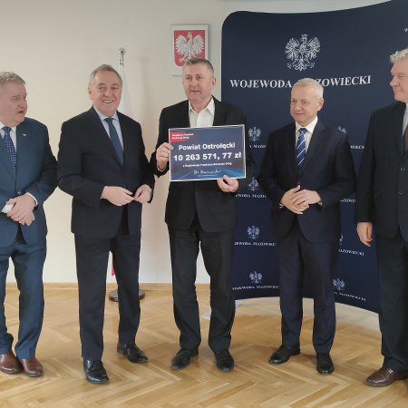 Wicepremier w Ostrołęce. Ze środkami na drogi [WIDEO, ZDJĘCIA]