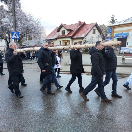 Droga Krzyżowa w Ostrołęce. Rozważania wiernych z Fary [ZDJĘCIA]