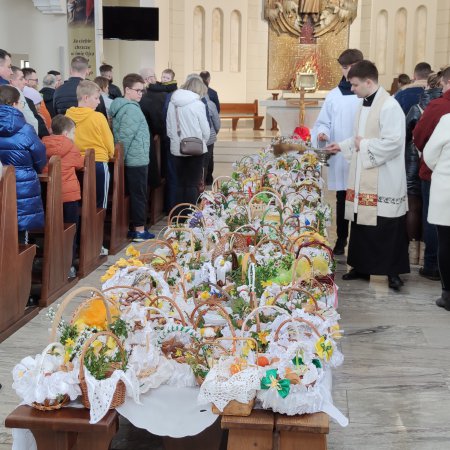 Wielkanoc 2023. Święcenie pokarmów w Wielką Sobotę [ZDJĘCIA]