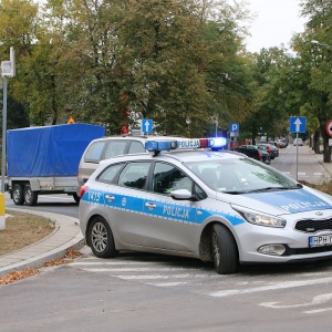 Niebezpieczni kierowcy uziemieni. Jeden jechał “na podwójnym gazie”, drugi był bez prawka