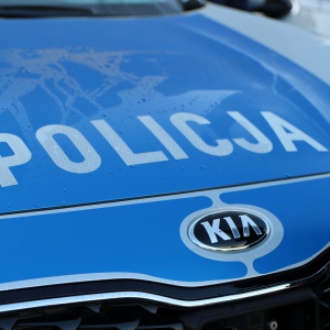 Młodzieniec w bmw pokonany przez prędkość, prawa fizyki i drzewo