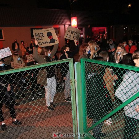 Strajk Kobiet w Ostrołęce. Protest w formie "spaceru" ODWOŁANY