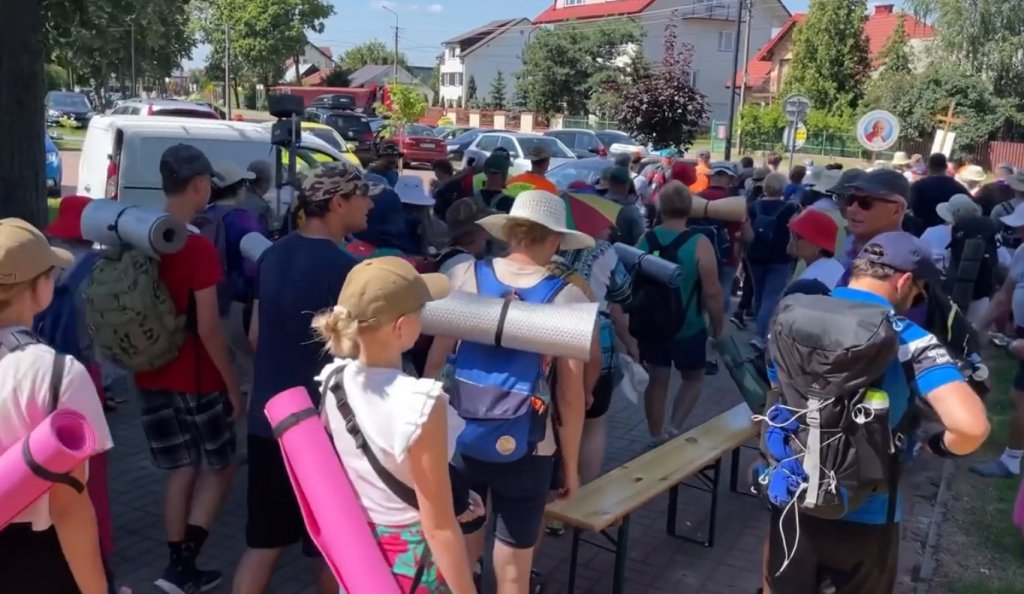 fot. Piesza Pielgrzymka Łomżyńska na Jasną G&oacute;rę (screen z mat. wideo)